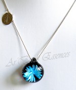 Collier "Blue sky implosion"